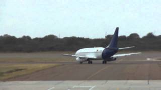 preview picture of video 'Estelar B737-200 rodando para despegue hacia Aruba.'