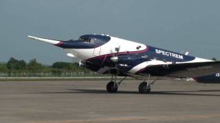 preview picture of video 'BT-67（ZS-ASN)　Basler　at  Chitose airport  15Aug2009'