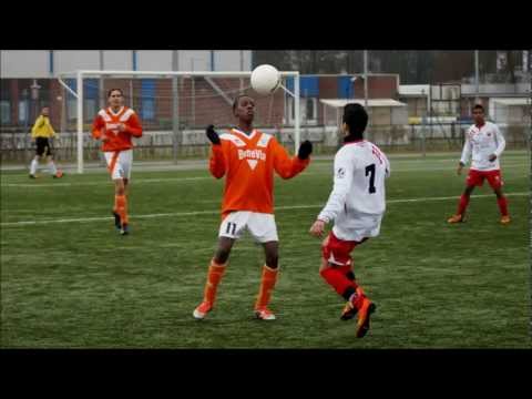 Oranje Wit B1 - Kozakkenboys B1, 9 maart 2013