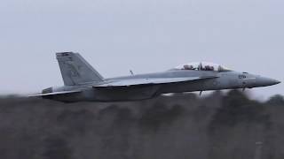 [4k] Awesome F18 Low flying - great sound!