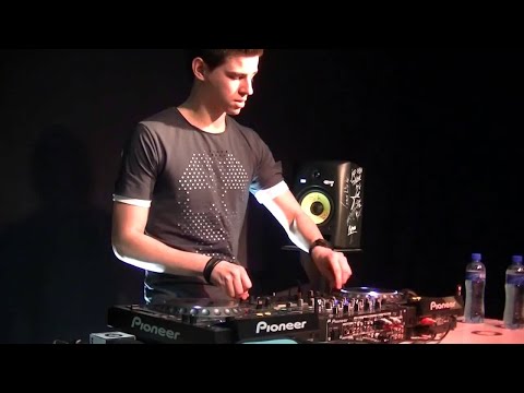Suyano live @ Spinnin Records HQ