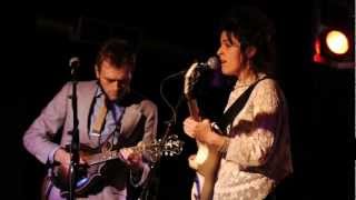 Jesca Hoop with Chris Thile: &quot;Hunting My Dress&quot;