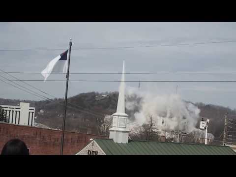 У США підірвали Capital Plaza (ВІДЕО)