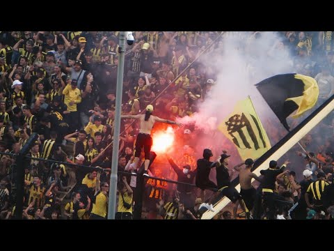 "“Esta hinchada se merece ser campeón” Peñarol - Slow motion" Barra: Barra Amsterdam • Club: Peñarol