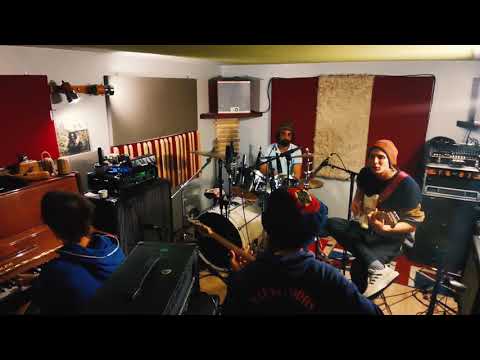 SMOKEY ROOM #3 - Pinnacle Sound meets Dub Shepherds - Hands in the Honeypot