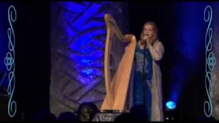 Moya Brennan &amp; Cormac DeBarra - An Seanduine Dóite (Live 2011)