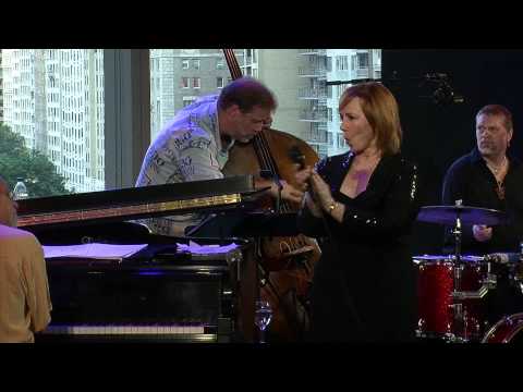Mama Told Me Not To Come - Roseanna Vitro (The Randy Newman Project)