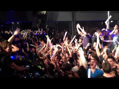 Hardwell Performing " Bingo Players - Rattle " Live @ Venue, Athens 16.12.12 [ HD ]