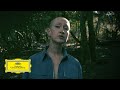 Roger Eno - Strangely, I Dreamt (feat. Cecily Eno) (Official Music Video) - Deutsche Grammophon - DG Roger Eno - Strangely, I Dreamt (feat. Cecily Eno) (Official Music Video)