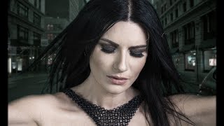 Laura Pausini - TURISTA (Official Video)