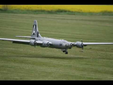 GIANT SCALE RC BOEING B-29 + B-17 BOMBERS - LMA AT ROUGHAM MODEL AIRCRAFT SHOW -  2012