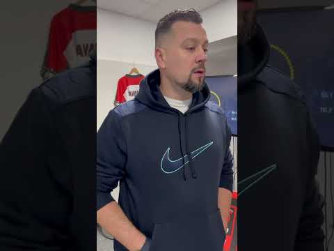 Víme PROČ SMRDÍ Majkl???????????? #radiokiss