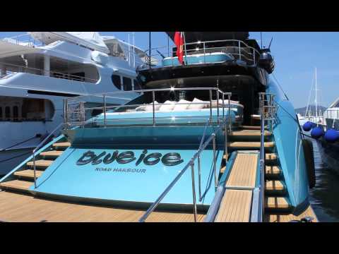 PALMER JOHNSON 150 BLUE ICE IN ST TROPEZ