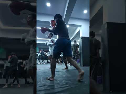 circle shadow boxing #mma #mfn #boxing #exercise #fitfam #groupworkout #content#footwork #svk