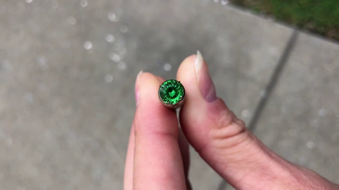 Tsavorite garnet 1.05 cts.