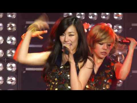 GIRLS' GENERATION | SNSD - 'Run Devil Run' at 'I AM' SMTOWN Live '10 in Madison Square Garden