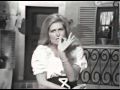 Dalida Gigi l'amoroso Ya llega sung in Spanish  with English's text  "help"