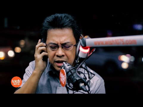 Hajji Alejandro performs "Nakapagtataka" LIVE on Wish 107.5 Bus