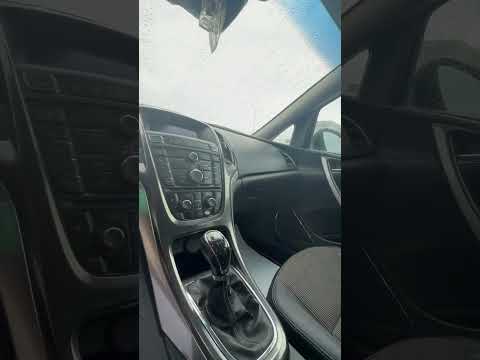 фото opel astra j 0