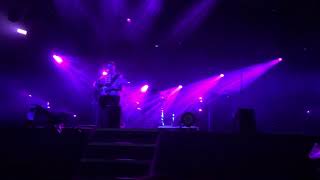 Les Dauphins et les Licornes, Les Trois Accords