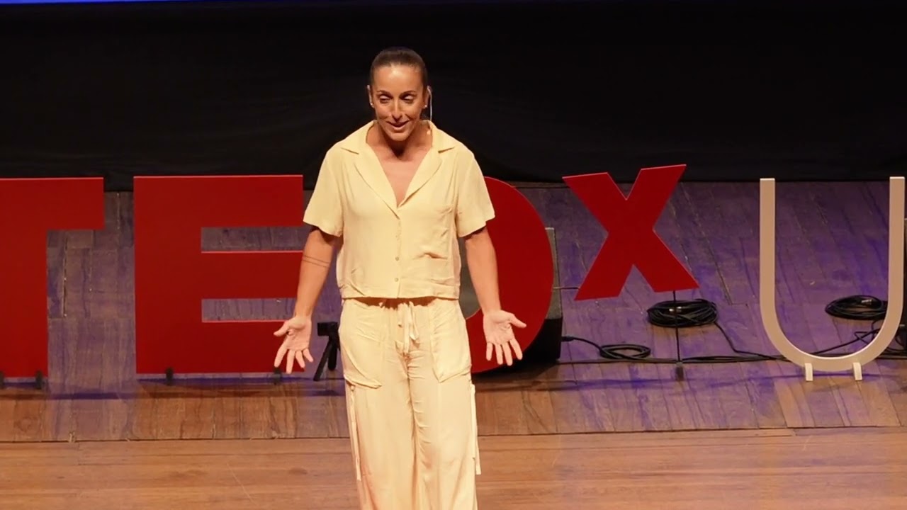 O Poder da Atitude: Como o Ironman Moldou a Minha Vida  | Mariana de Andrade | TEDxUDESC