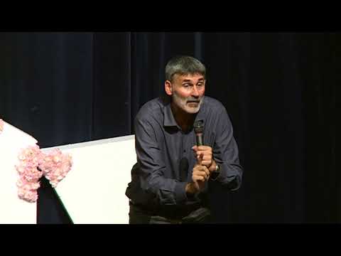 Pál Feri telt házas előadása az Impulzív Lélekmelegítők c. sorozatában