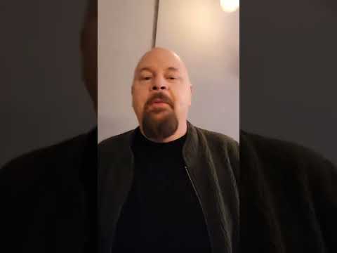 Träffar på Anders Bagge från idol & nu tävlande i mello. Påpeka att inte mellovinnare ännu men snart