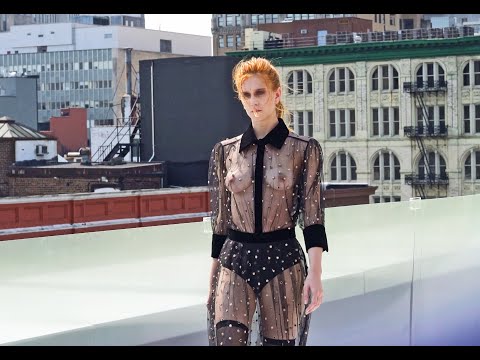 Flying Solo Fashion Show   Show #1 at 11:00 am on Sunday September 12 2021