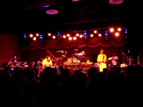 Pattern is Movement with the Roots - "Crazy in Love" Brooklyn Bowl