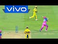 Sam Curran Bowls A Shocking Delivery High Up In The Air Glenn Phillips Runs Towards It To Hit Shot