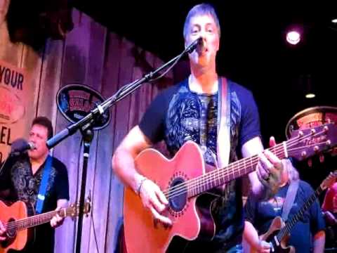 sounds like life to me~darryl worley~whiskey bent saloon~may 11, 2011~nashville, tn