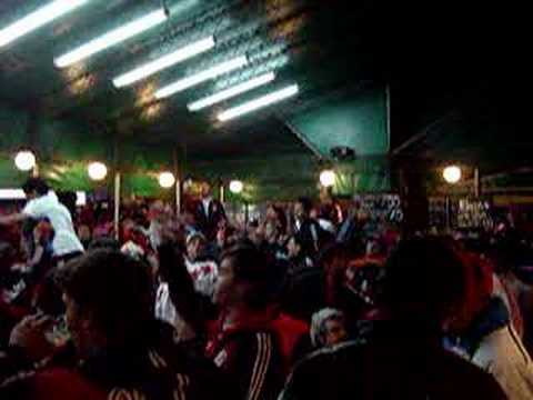 Hinchada de RIVER en Montevideo