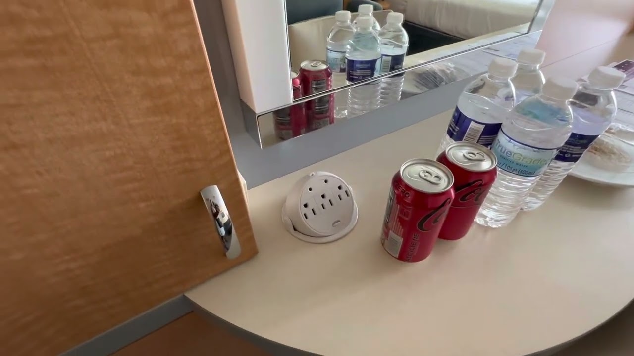 Oasis of the Seas - Cabin 8676 - Video 1