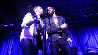 Stephen Kellogg and Boots Factor singing The Bus Song