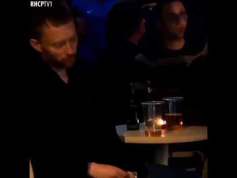 Thom Yorke Was Really Enjoying This Incredible Performance Of ''By The Way''!
