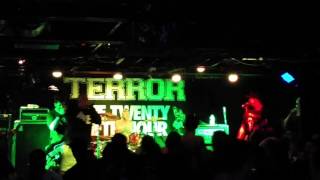 Terror - "Bad Signs" (Live)