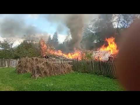 Două case au fost mistuite de flăcări în comuna Ceahlău