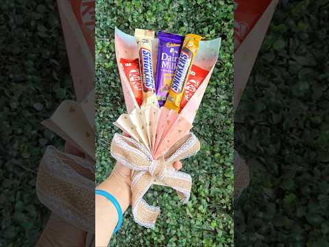 Chocolate budget bouquet for valentine's day gift #valentine #valentinesday #chocolate #bouquet #diy