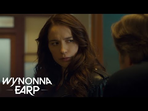 afbeelding WYNONNA EARP | How Do You Nerd? The Earp Cast Answers | SYFY