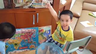 Anh Ốc (4 tuổi) Em Kul (3 tuổi) nói tiếng Anh ở nhà