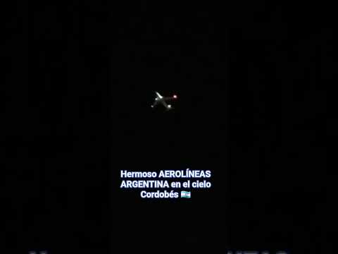 Aerolíneas Argentina en la noche Cordobesas. Argentina 🇦🇷 #noche #aerolineas #argentina #avion