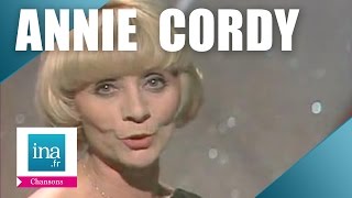 Kadr z teledysku Notre dernier automne tekst piosenki Annie Cordy