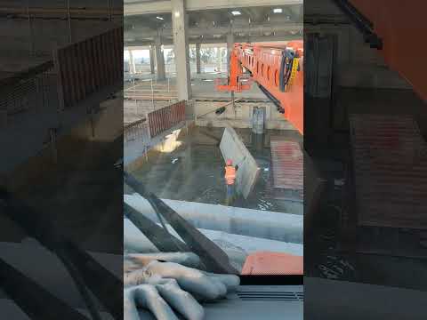 movimento pannelli con merlo