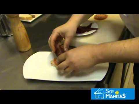 Tapas espaรฑolas: Pincho de cecina y espรกrragos trigeros