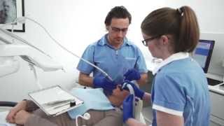 preview picture of video 'Brædstrup Implantatcenter - Tandlæge med særlige kompetencer'