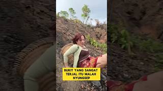 Download lagu Funny moment when I saw a widow with one child fall down when she came home from the garden ‼️‼️ ... mp3 Download lagu Funny moment when I saw a widow with one child fall down when she came home from the garden ‼️‼️ ... mp3