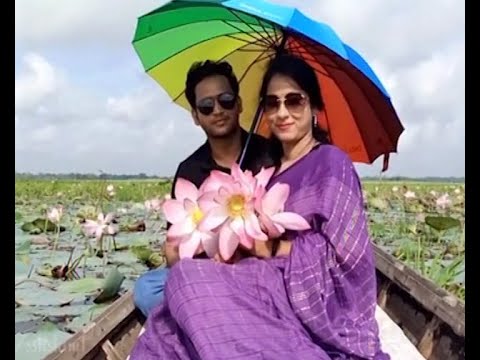 ভরা শরতে পদ্ম ফুলে অপরূপ বাহারি সাজে গ্রাম-বাংলা