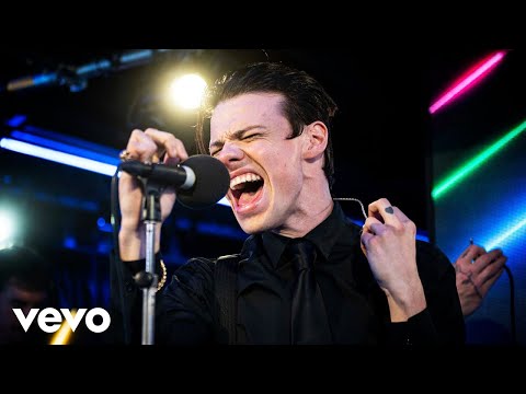 YUNGBLUD - Zombie in the Radio 1 Live Lounge @yungblud