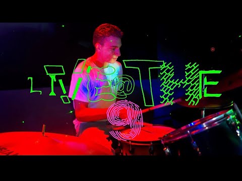 Messy Hera performing Live @ the 9