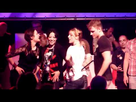 ESCKAZ live in Dusseldorf: Russian party Alexej Vorobjov  plays Nina from Serbia